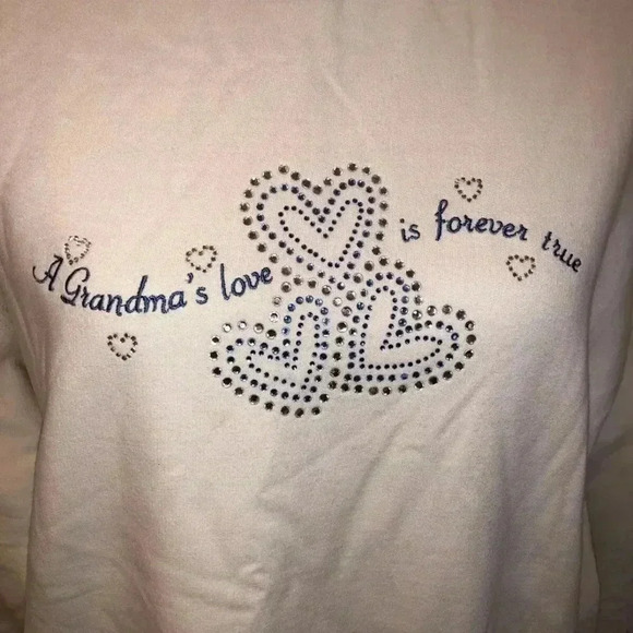 M&C Sportswear Sweatshirt Embroidered "A Grandma’s Love Is Forever‎ True” L - Picture 3 of 7